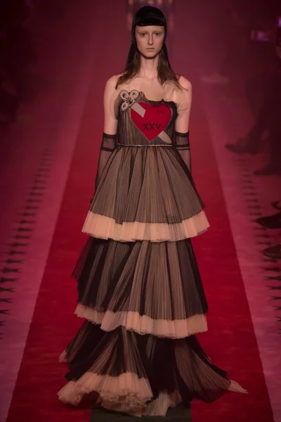 Look 5